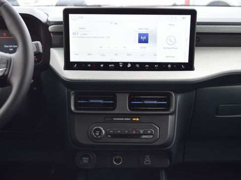 New 2025 Ford Maverick XLT w/ XLT Luxury Package image 11