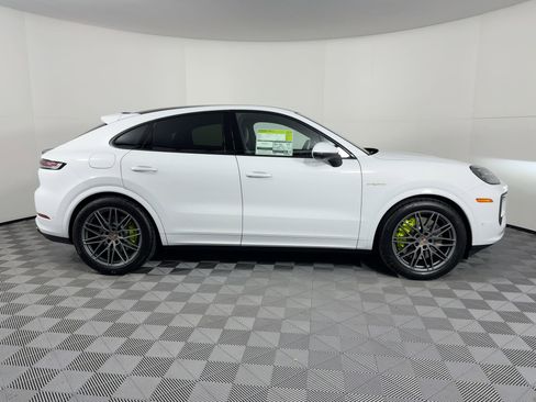 Used 2026 Porsche Cayenne S image 8