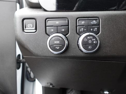 Used 2024 GMC Sierra 2500 SLE image 56