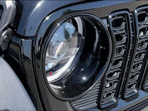 Used 2025 Jeep Wrangler Unlimited Sport AWD/4WD image 26