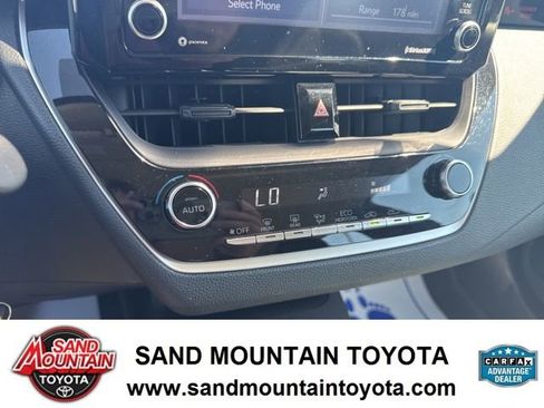 Used 2022 Toyota Corolla LE image 22