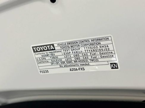 Used 2026 Toyota Sienna XLE FWD image 35