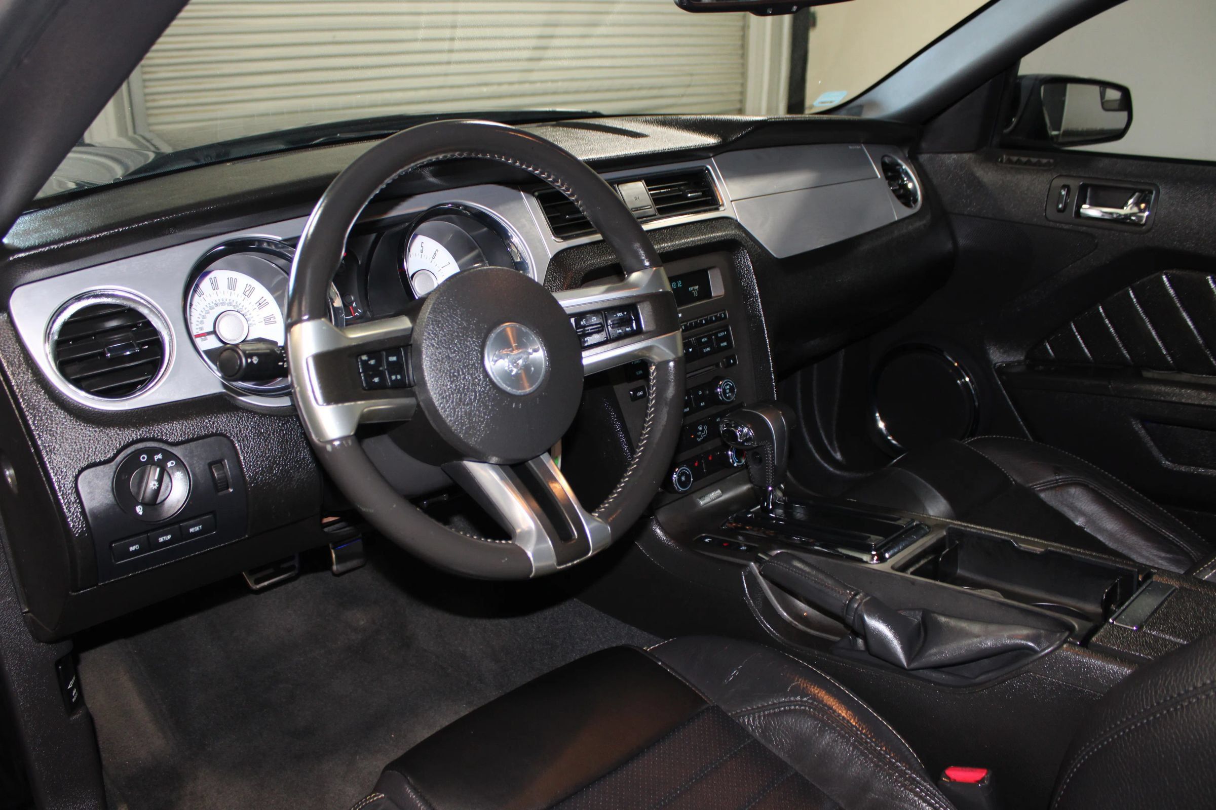 Used 2011 Ford Mustang GT Premium w/ Comfort Pkg RWD image 22