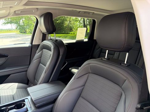 New 2026 Lincoln Nautilus Reserve w/ Jet Appearance Package AWD/4WD image 11