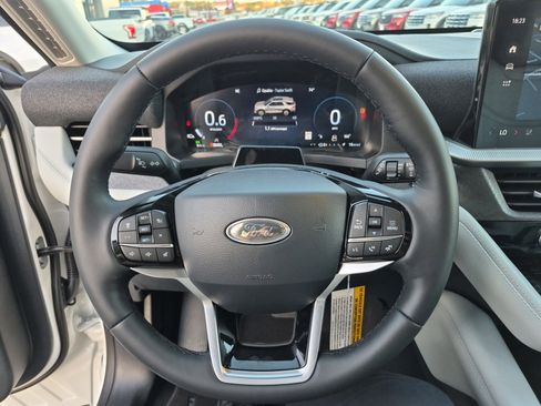 New 2025 Ford Explorer Platinum w/ Ultimate Package image 29