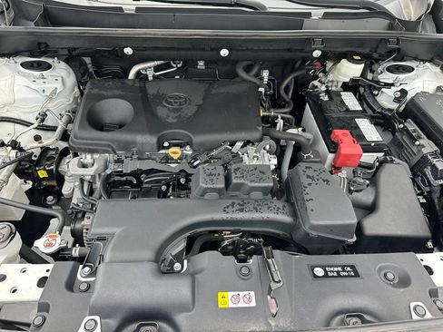Used 2022 Toyota RAV4 XLE AWD/4WD image 34