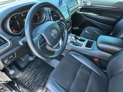 Used 2021 Jeep Grand Cherokee Laredo X image 10