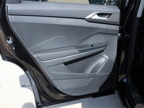 New 2026 Volkswagen Taos SE image 26