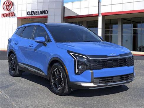 Used 2026 Kia Sportage EX w/ EX Panorama Roof Package FWD image 2