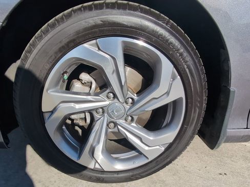 Used 2018 Honda Accord EX image 33