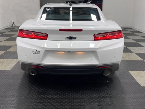 Used 2018 Chevrolet Camaro LT RWD image 15