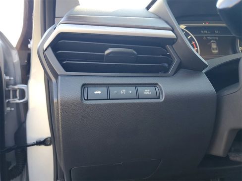 Used 2024 Nissan Altima 2.5 SV image 15