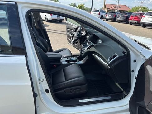 Used 2018 Acura TLX V6 SH-AWD image 13