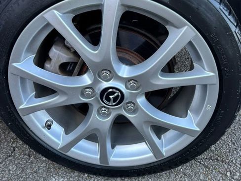 Used 2009 MAZDA MX-5 Miata Grand Touring w/ Premium Pkg image 16