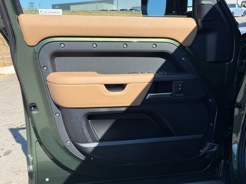 New 2026 Land Rover Defender 110 X-Dynamic SE image 14