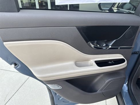 Used 2023 Lincoln Corsair Grand Touring image 22