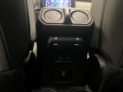 Used 2025 Jeep Wrangler Unlimited Sahara AWD/4WD image 45