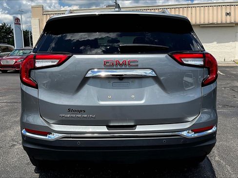 Used 2023 GMC Terrain SLT w/ LPO, Floor Liner Package FWD image 5