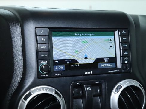 Used 2017 Jeep Wrangler Rubicon w/ Connectivity Group AWD/4WD image 20