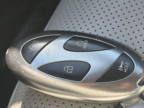 Used 2025 Hyundai Elantra Limited image 25