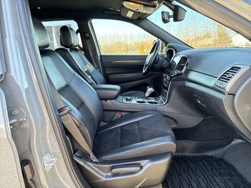 Used 2020 Jeep Grand Cherokee Altitude image 11