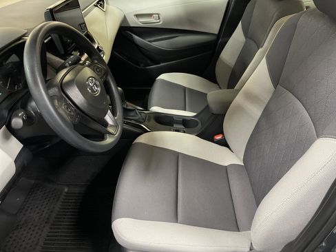 Used 2025 Toyota Corolla LE image 7