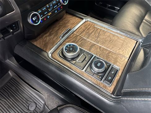Used 2021 Ford Expedition Platinum image 25