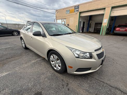 Used 2012 Chevrolet Cruze LS w/ Connectivity Package FWD image 2