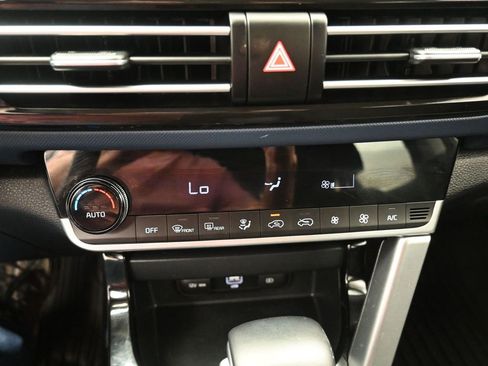 Used 2022 Kia Seltos Nightfall Edition image 9