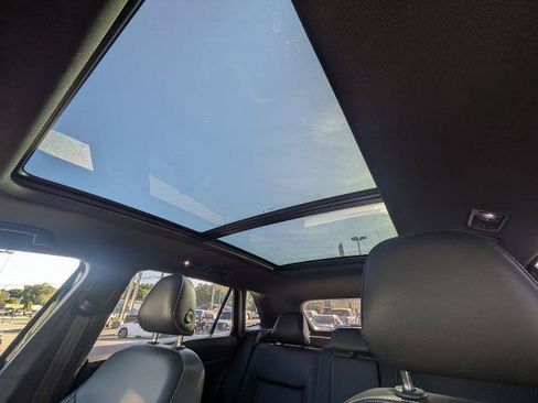 Used 2020 Volkswagen Atlas Cross Sport SE w/ Panoramic Sunroof Package FWD image 20