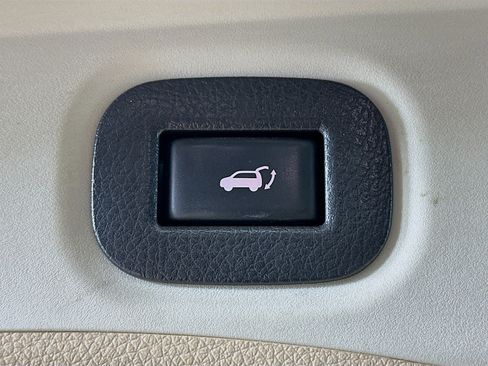 Used 2020 Nissan Rogue SV FWD image 28