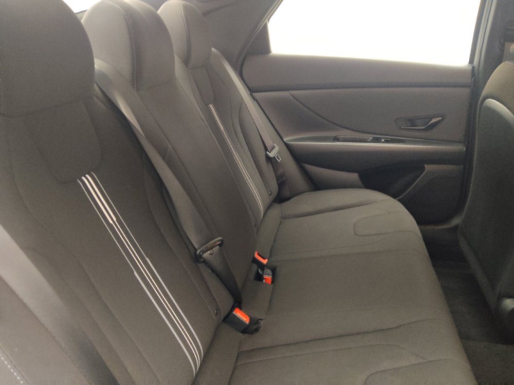 Used 2025 Hyundai Elantra Sport FWD image 19