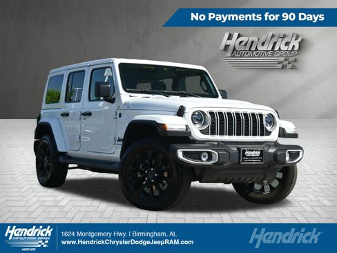 Used 2025 Jeep Wrangler Unlimited Sahara AWD/4WD image 1