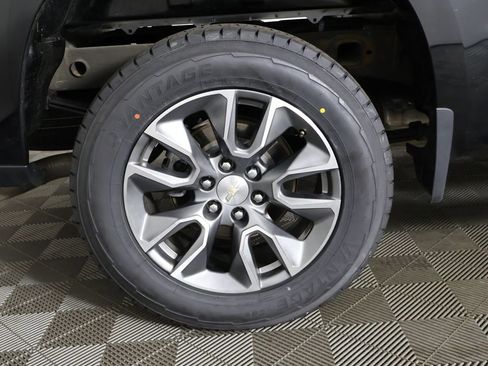 Used 2023 Chevrolet Silverado 1500 LT AWD/4WD image 18
