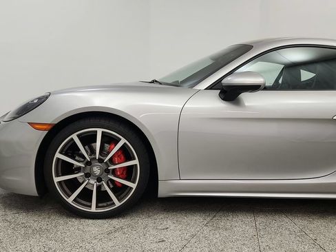 Used 2019 Porsche 718 Cayman S RWD image 11