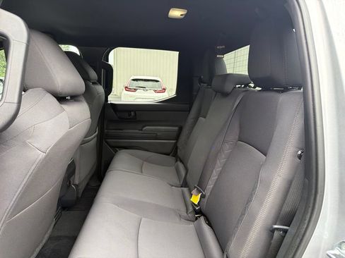 Used 2025 Toyota Tacoma SR5 AWD/4WD image 18
