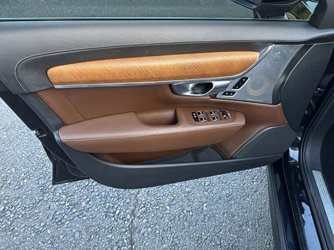 Used 2019 Volvo S90 T6 Inscription w/ Advanced Package AWD/4WD image 32