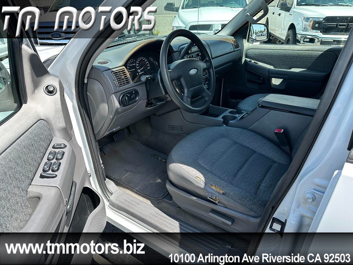 Used 2002 Ford Explorer XLS RWD image 6