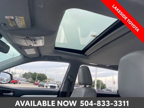 Used 2019 Toyota Highlander XLE FWD image 31