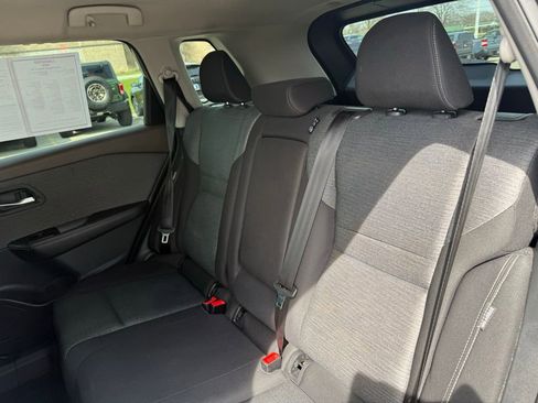 Used 2023 Nissan Rogue SV image 14