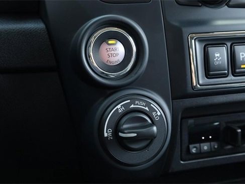 Certified 2024 Nissan Titan SV w/ SV Convenience Package image 15