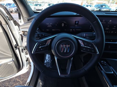 Used 2025 Buick Enclave Sport Touring image 17