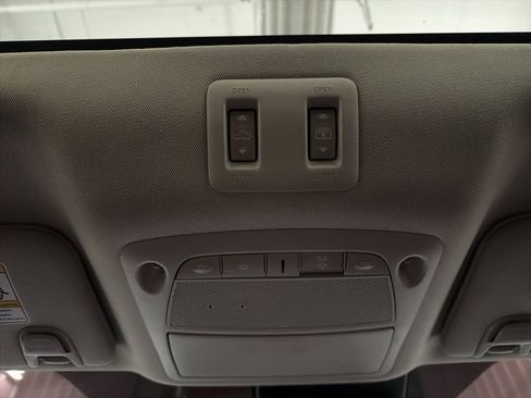 Used 2020 Nissan Murano SL w/ Moonroof Package image 17