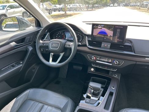 Used 2023 Audi Q5 2.0T Premium w/ Convenience Package image 9