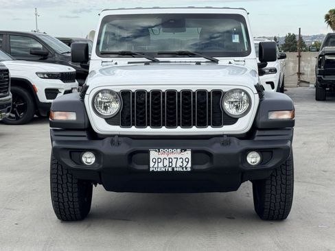Used 2025 Jeep Wrangler Unlimited Sport AWD/4WD image 2