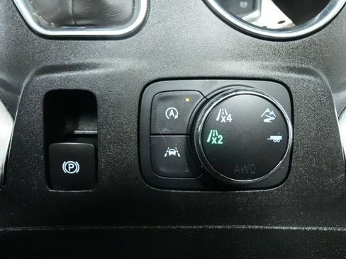 Used 2022 Chevrolet Traverse LT AWD/4WD image 33