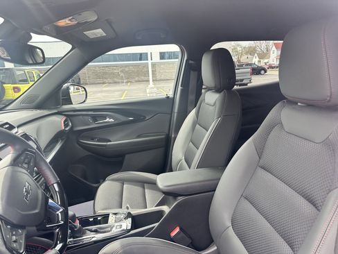 Used 2023 Chevrolet TrailBlazer RS w/ Technology Package image 13