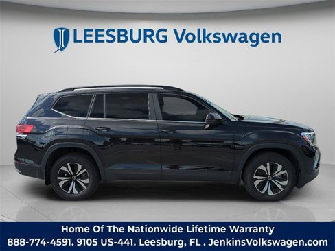 Used 2025 Volkswagen Atlas SE image 3