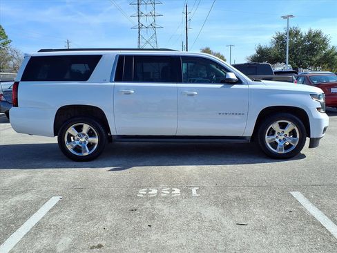 Used 2016 Chevrolet Suburban LT image 25