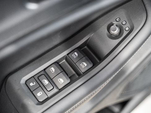 New 2025 Jeep Grand Cherokee L Laredo w/ Luxury Tech Group I image 37